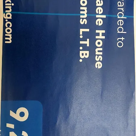 Pensión Anaelehouserooms Ltb 5*