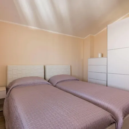 Anaelehouserooms Ltb 5* Arborea