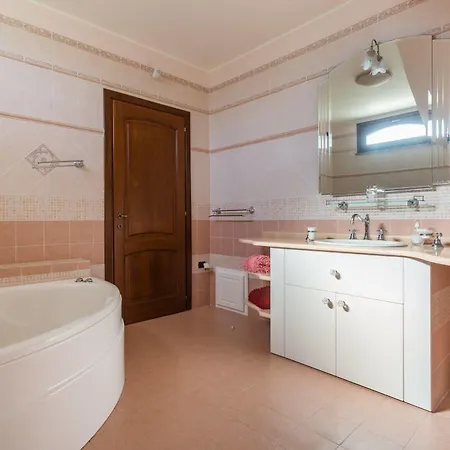 Pensión Anaelehouserooms Ltb