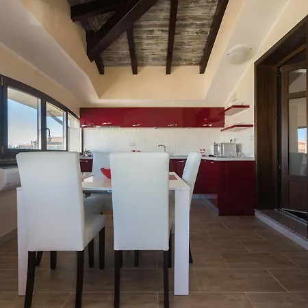Anaelehouserooms Ltb 5* Arborea