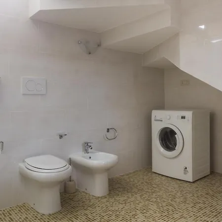 Vendégház Anaelehouserooms Ltb 4*