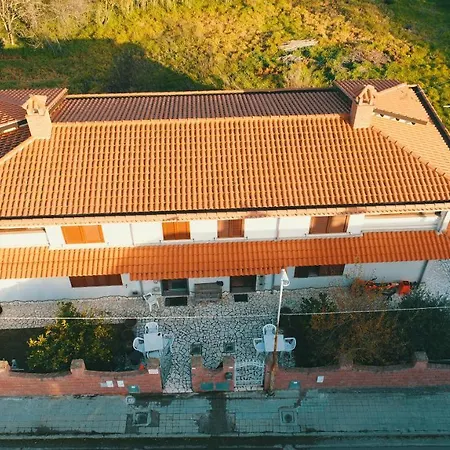 Anaelehouserooms Ltb Pensionat 4*