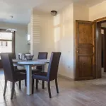 Anaelehouserooms Ltb 4*