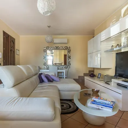 Anaelehouserooms Ltb Casa de hóspedes 4*