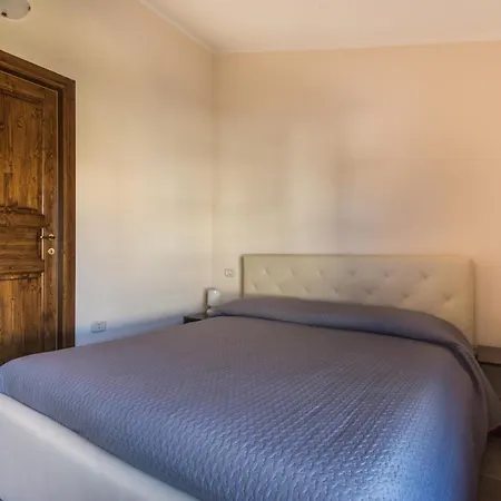 Casa de hóspedes Anaelehouserooms Ltb 4*