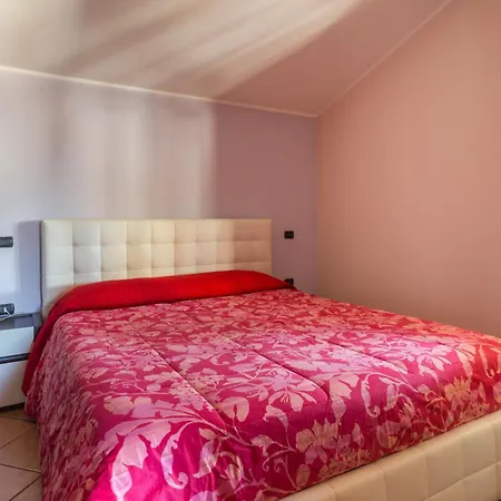 Casa de hóspedes Anaelehouserooms Ltb Arborea