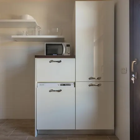 Гостевой дом Anaelehouserooms Ltb Арбория