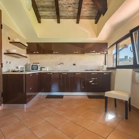 Anaelehouserooms Ltb 4*