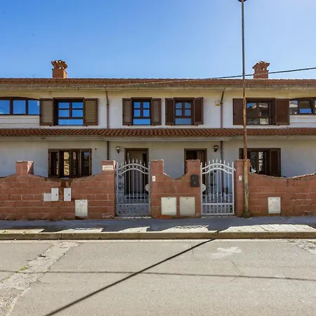 Anaelehouserooms Ltb 4*